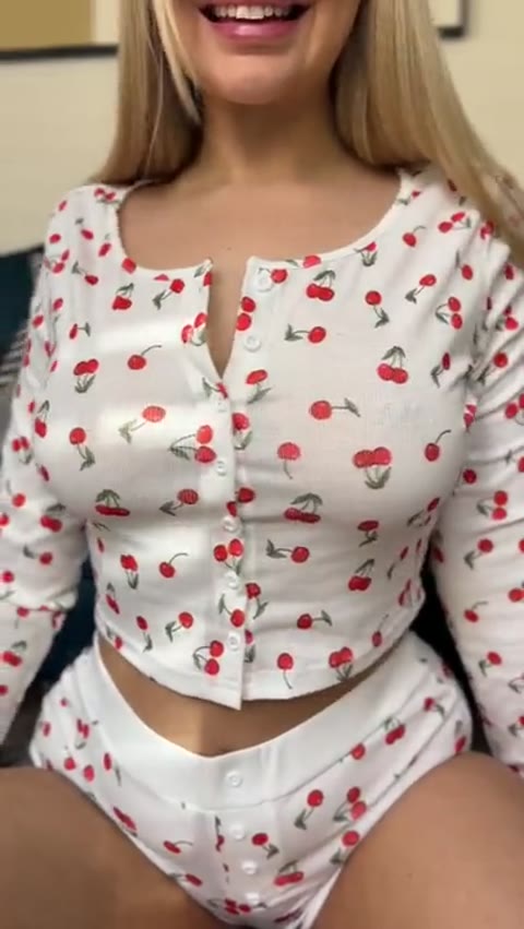 A natural blonde feast
